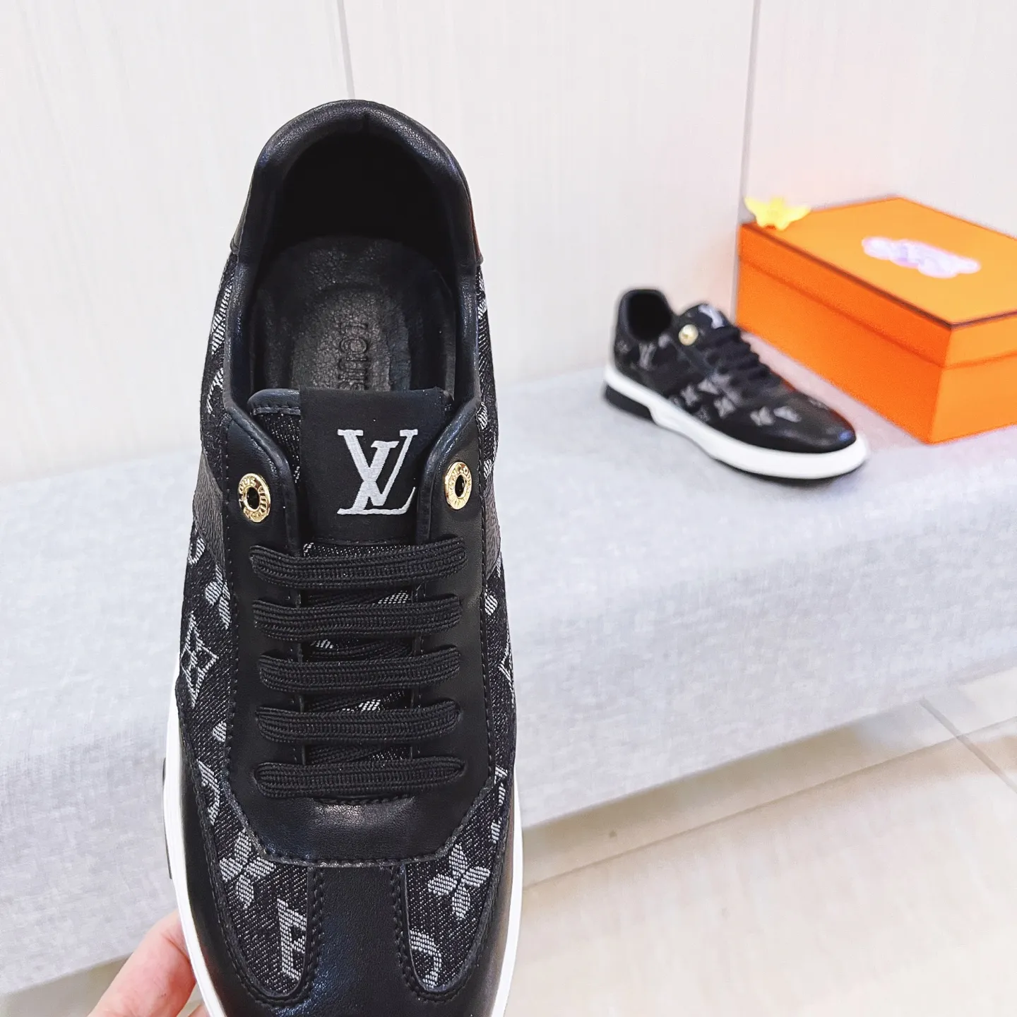 🚘🚘Factory batch 420💰【LV】🔥Louis Vuitton high-end men's shoes brand official website 1:1 latest masterpiece: the upper is made of Italian imported first-layer cowhide with a comfortable and breathable lining➕original non-slip and wear-resistant outsole🔥, making walking more convenient and comfortable! An exclusive new model, a stunning work, a beautiful 1:1 replica [color] compared to the official quality! Create a fashionable personality to set off your uniqueness! A must-have for trendy men! Classic 🔥 Size: 38-44 Color: 🔥 2⃣️ colors available 🔥.